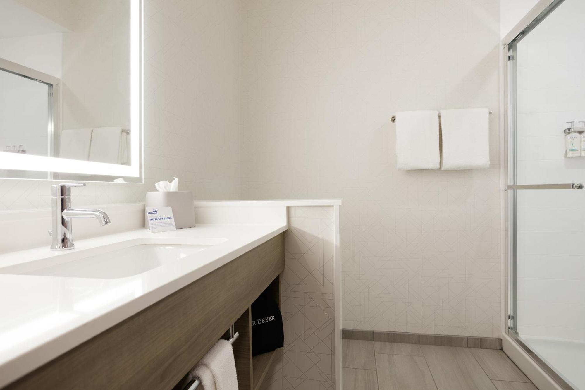 Holiday Inn Express Williamston By Ihg Екстериор снимка