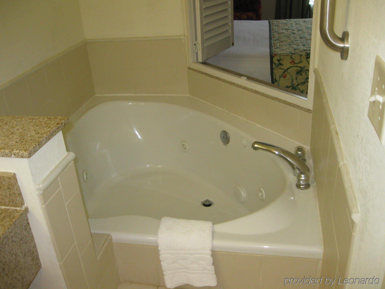 Holiday Inn Express Williamston By Ihg Екстериор снимка